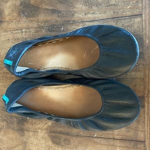 Matte Black Tieks Ballet Flats - size 9